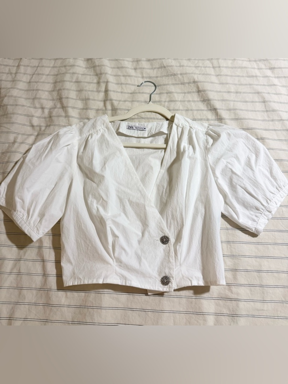 Zara White Puff-Sleeve Cropped Jacket with Buttons